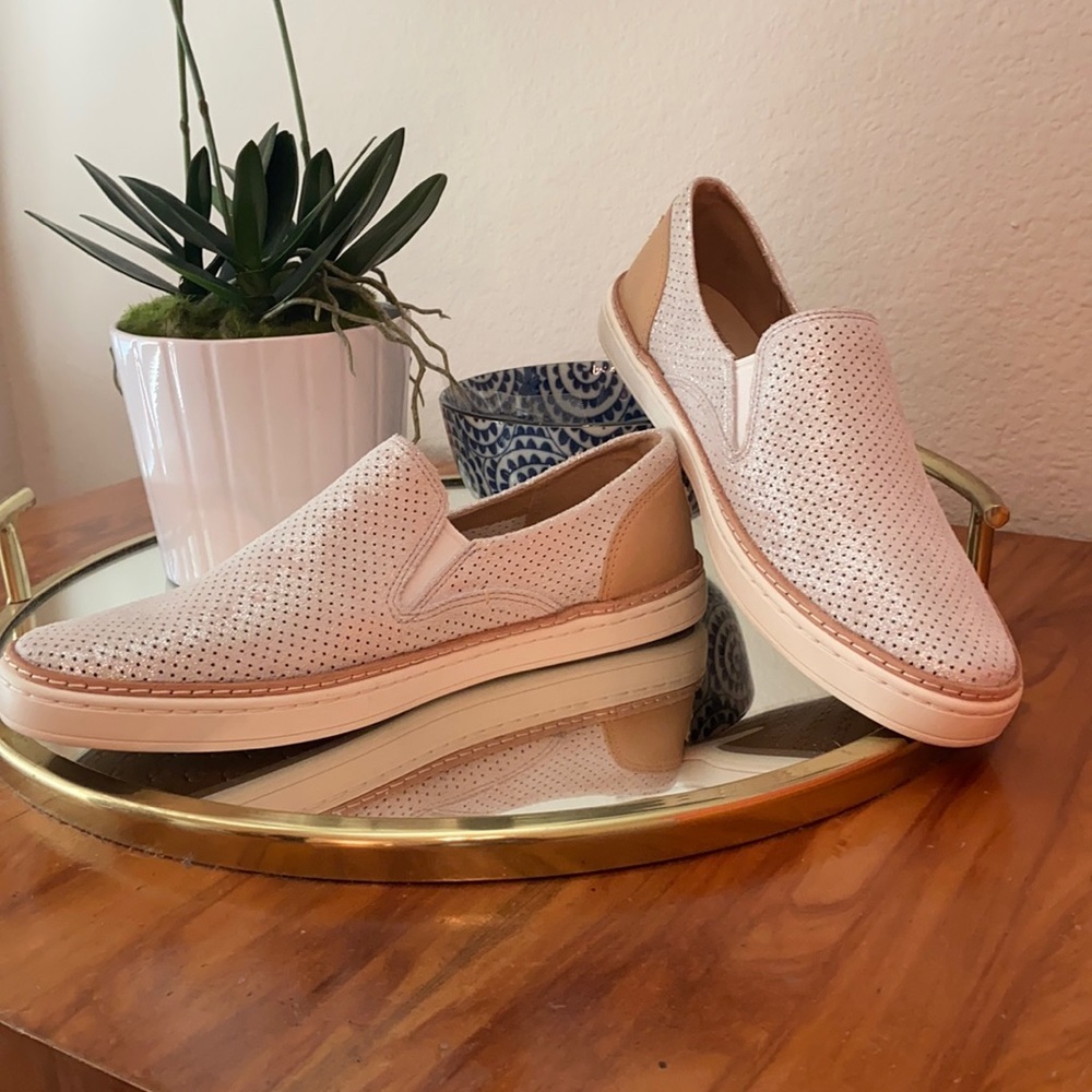 NWOT Ugg slip on sneaker- runs small ( more like a 6.5 to 7)